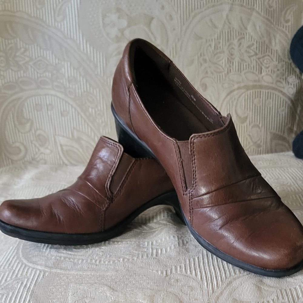 Clarks Women's Brown Leather Flats